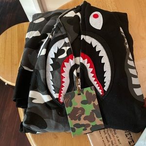 Size medium half city camo half black bape hoodie